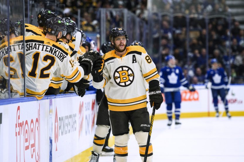 Pastrňák řídil výhru Bostonu, Nečas a Hronek dvakrát asistovali