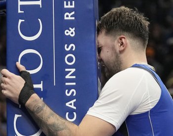 Dallasu v NBA nestačilo proti Oklahomě Dončičovo triple double ani šňůra 30 bodů