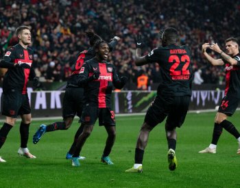 Schick pomohl asistencí Leverkusenu k remíze 1:1 s Dortmundem