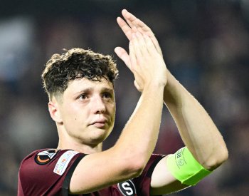 Je to skvělý, geniální hráč, řekl trenér Pardubic Kováč o sparťanovi Krejčím