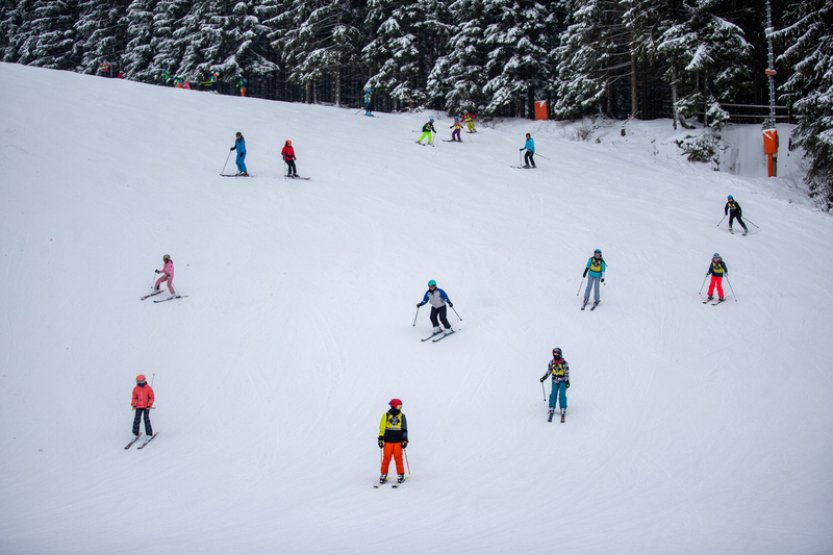Na Ještědu lyžovalo o víkendu 2300 lidí, otevřela se i menší střediska