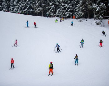 Na Ještědu lyžovalo o víkendu 2300 lidí, otevřela se i menší střediska