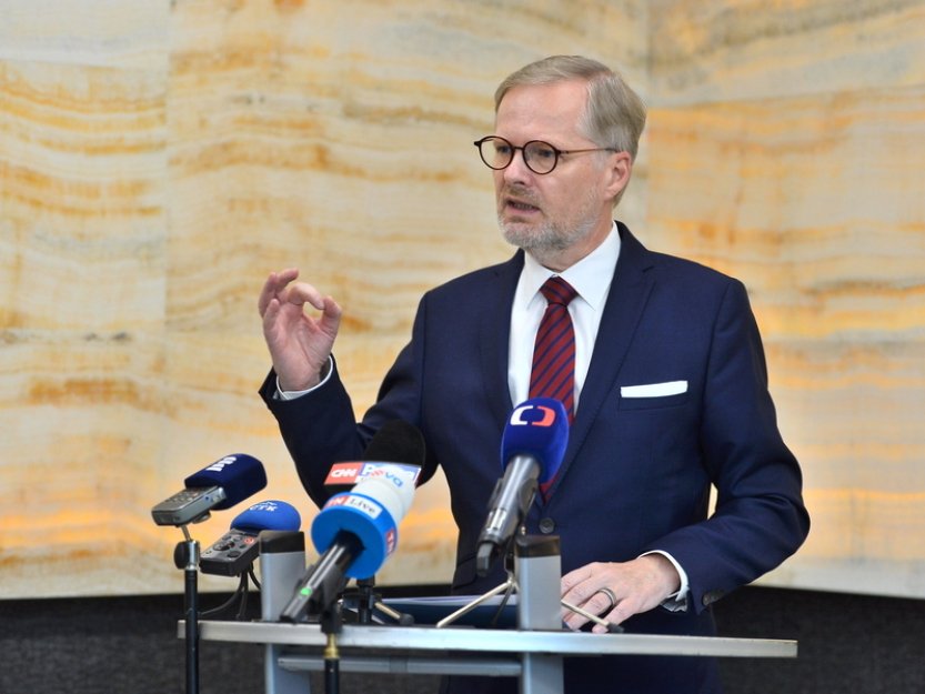 Fiala ve Vídni projedná migrační situaci se svým protějškem Nehammerem