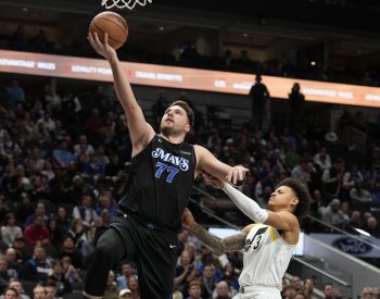 Dallas vyhrál nad Utahem o 50 bodů, NBA dál vládne Minnesota