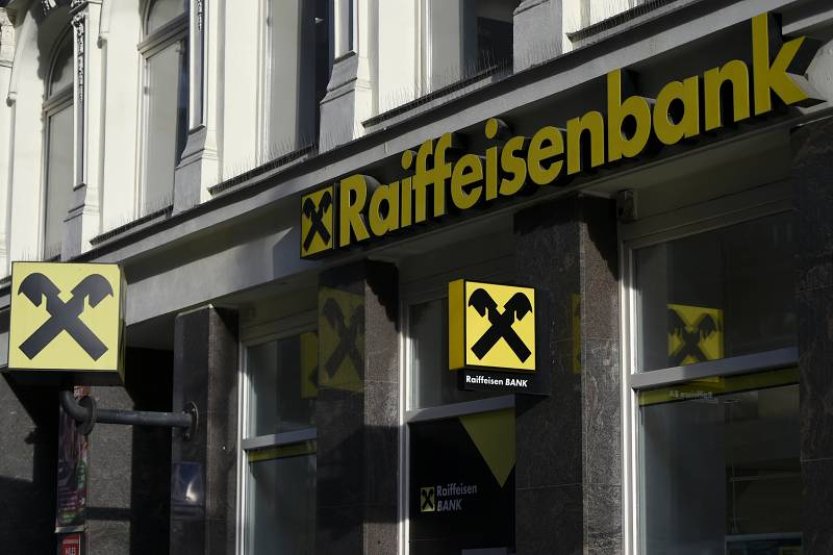 Raiffeisenbank v 1. pololetí klesl čistý zisk o 21 procent na 2,37 miliardy Kč
