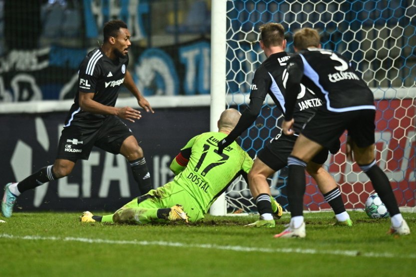 Liberec doma přestřílel Zlín 5:3, skórovalo osm různých hráčů