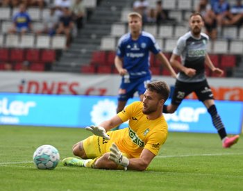 Půlka zápasů 1. fotbalové ligy dnes byla bez branek, Olomouc přestřílela Karvinou