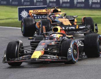 Sprint F1 v náročných podmínkách v Belgii ovládl Verstappen