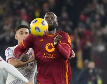 AS Řím i ve dvojnásobném oslabení remizoval s Fiorentinou, Barák nehrál