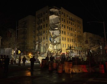 V newyorském Bronxu se zhroutily dvě stěny šestipatrového domu