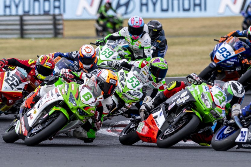 První závod superbikového MS v Mostě ovládl Rea, König byl dvacátý