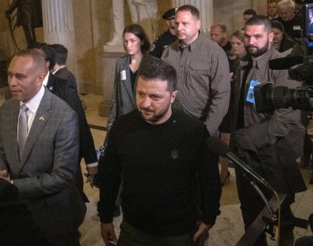 Zelenskyj jedná s lídry Kongresu USA ve snaze zajistit další podporu Ukrajiny