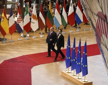 Diskuse summitu EU o unijním rozpočtu byla před půlnocí přerušena