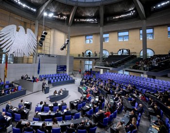 Německý parlament přijal dodatek rozpočtu, pro letošek vyřešil rozpočtovou krizi