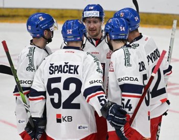 Čeští hokejisté vyzvou po přesunu do Curychu v sobotu domácí Švýcary