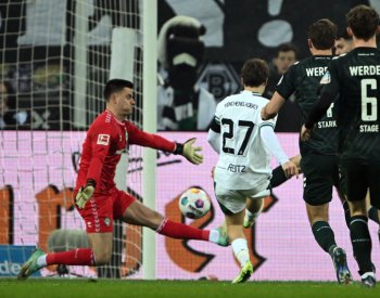 Mönchengladbach bez nemocného Čvančary remizoval s Brémami 2:2