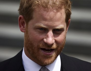 Soud v Londýně se bude zabývat jen částí žaloby prince Harryho na bulvár