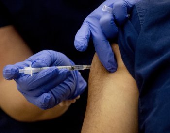 Hepatitidou se ročně nakazí stovky lidí, po covidu-19 stoupá zájem o očkování