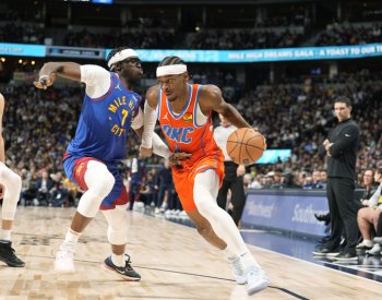 Oklahoma v NBA vyhrála v Denveru košem vteřinu před koncem