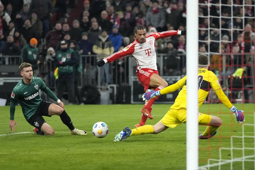 Střídající Schick s Hložkem pomohli Leverkusenu k domácí výhře nad Frankfurtem