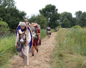 Moravou putují Římané v plné polní, Expedice Caligae má ověřit obuv legií