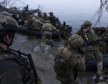 Ruská armáda proti ukrajinským vojákům nasazuje plyn, tvrdí CNN