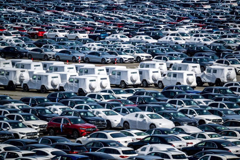 Prodej aut v EU v listopadu vzrostl, skoro polovina byly elektrické vozy