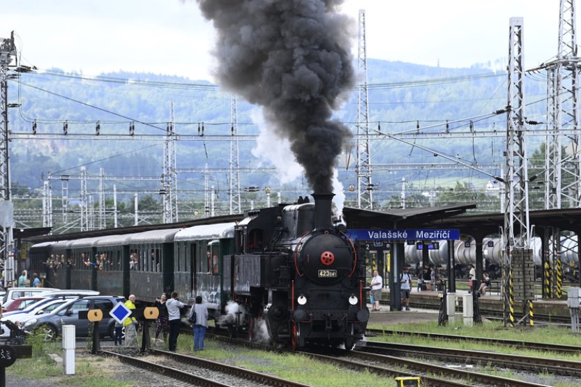 Železniční sobota na Valašsku nabídla jízdy parním vlakem i výstavu vozidel