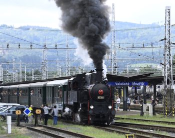 Železniční sobota na Valašsku nabídla jízdy parním vlakem i výstavu vozidel
