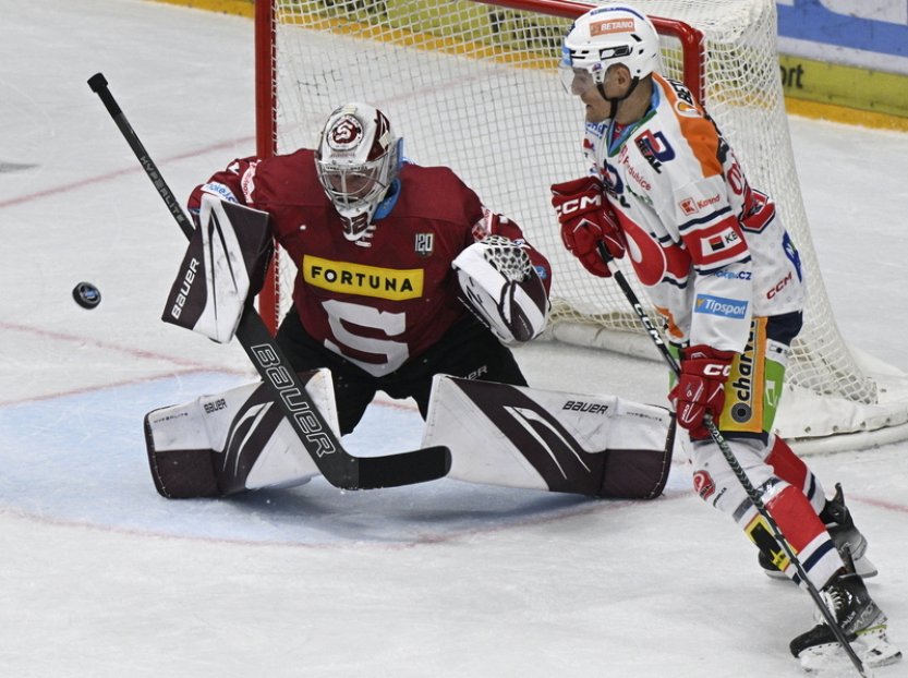 Hokejová Sparta nechce po tragédii v Praze hrát v pátek s Pardubicemi