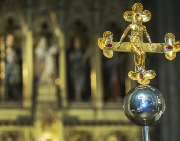 Jen 16 procent Rakušanů věří v křesťanského Boha, ukázal průzkum