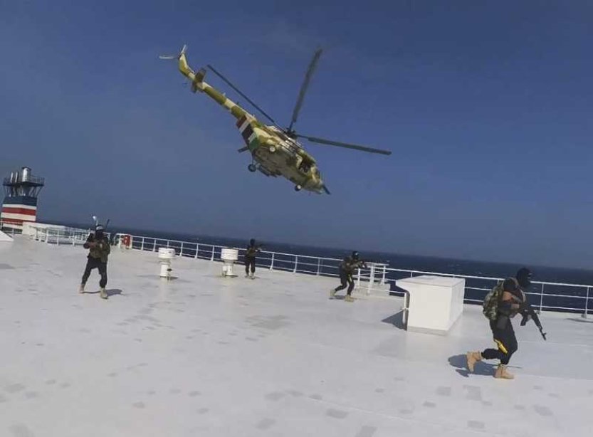 WSJ: Íránská špionážní loď pomáhá Húsíům útočit na lodě v Rudém moři