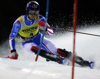Slalom v Madonně vede po prvním kole olympijský vítěz Noël