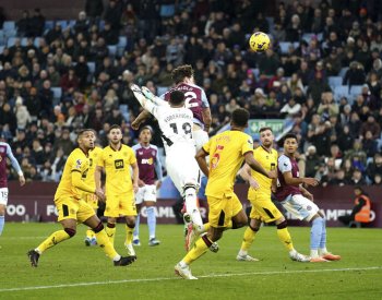 Aston Villa zachránila bod s posledním Sheffieldem až v nastavení