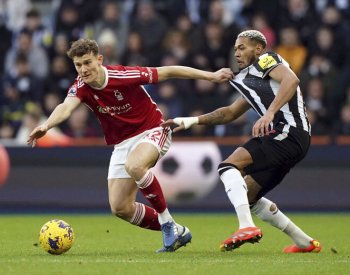 Fotbalisté Newcastlu prohráli s Nottinghamem 1:3, zničil je bývalý hráč
