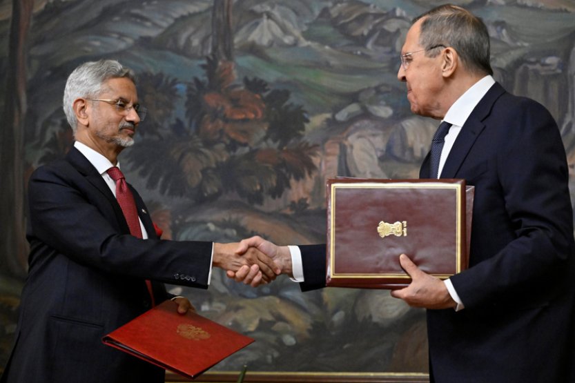 Rusko a Indie se blíží dohodě o společné výrobě vojenské techniky, řekl Lavrov