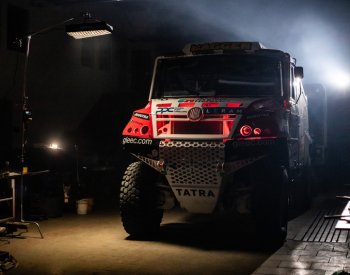 Zraněného Šoltyse nahradí v Buggyře De Baar, pojede s revoluční Tatrou