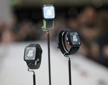 Soud pozastavil zákaz prodeje některých hodinek firmy Apple v USA