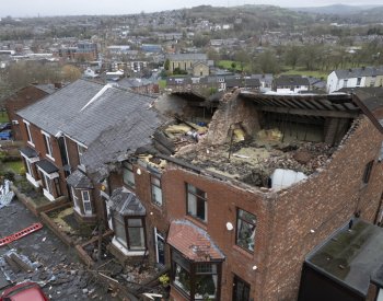 Manchesterem se podle meteorologů možná prohnalo tornádo, aerolinky ruší lety