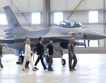 Stíhačky F-16 už možná dorazily na Ukrajinu, tvrdí server Newsweek