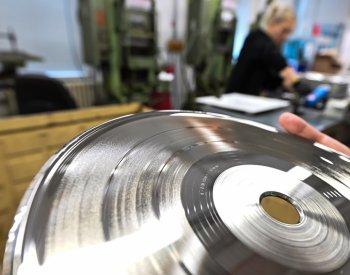 Prodej vinylových desek v Británii letos vzrostl šestnáctým rokem v řadě