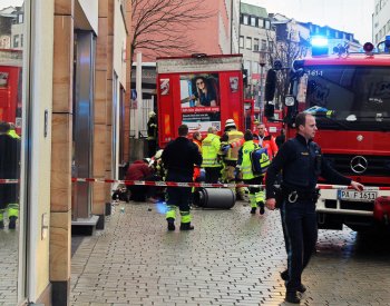 V Pasově vjelo nákladní auto do chodců, zemřela matka s malou dcerou