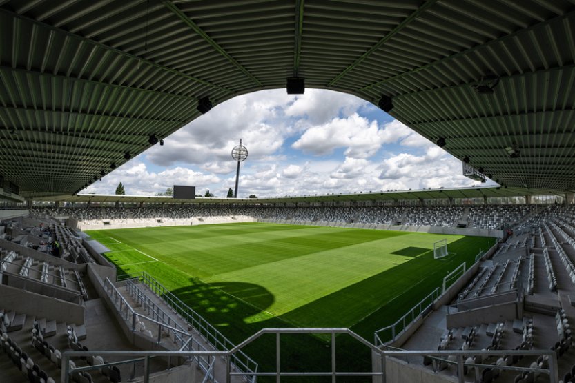 Hradec má dohodu o stadionu, k odehrání sobotního zápasu zbývá ještě kolaudace