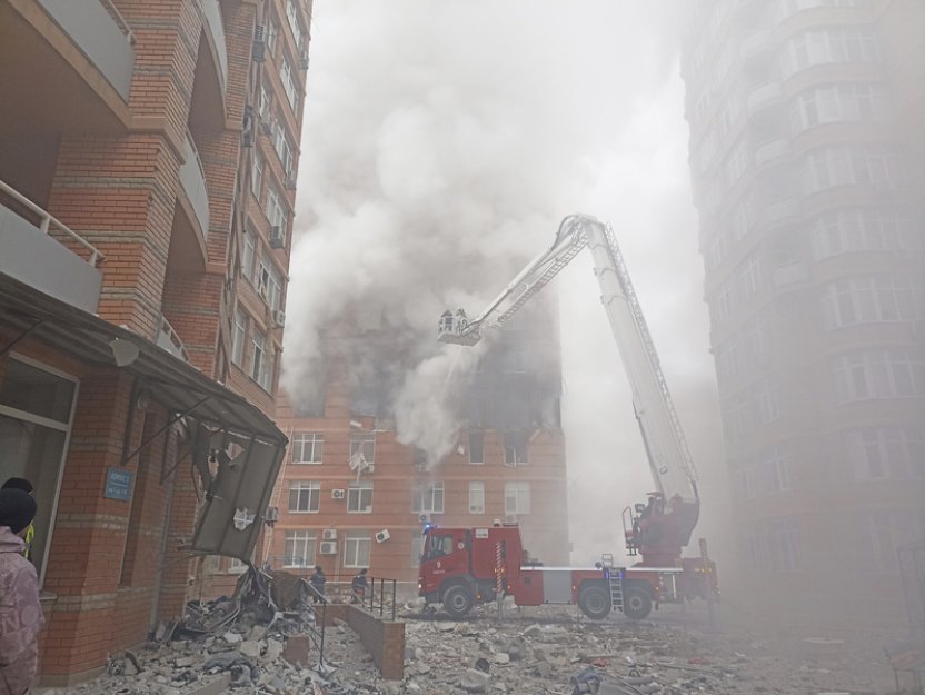 Obětí pátečního ruského úderu na Ukrajinu je už 39, uvedl Zelenskyj