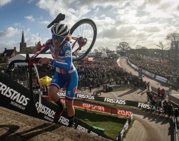 Cyklokrosařka Zemanová zakončila rok desátým místem v závodě SP v Hulstu