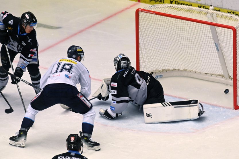 Hokejisté Liberce i díky dvěma gólům Bulíře vyhráli v Karlových Varech 4:2